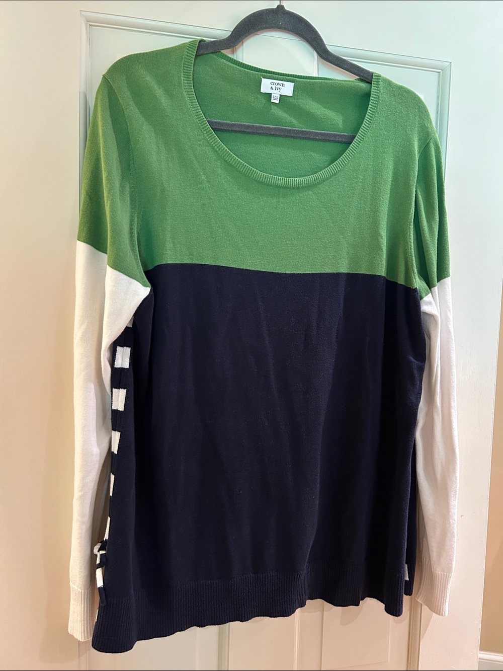 crown & ivy Colorblock Scoopneck Sweater in Green, Navy & White XXL